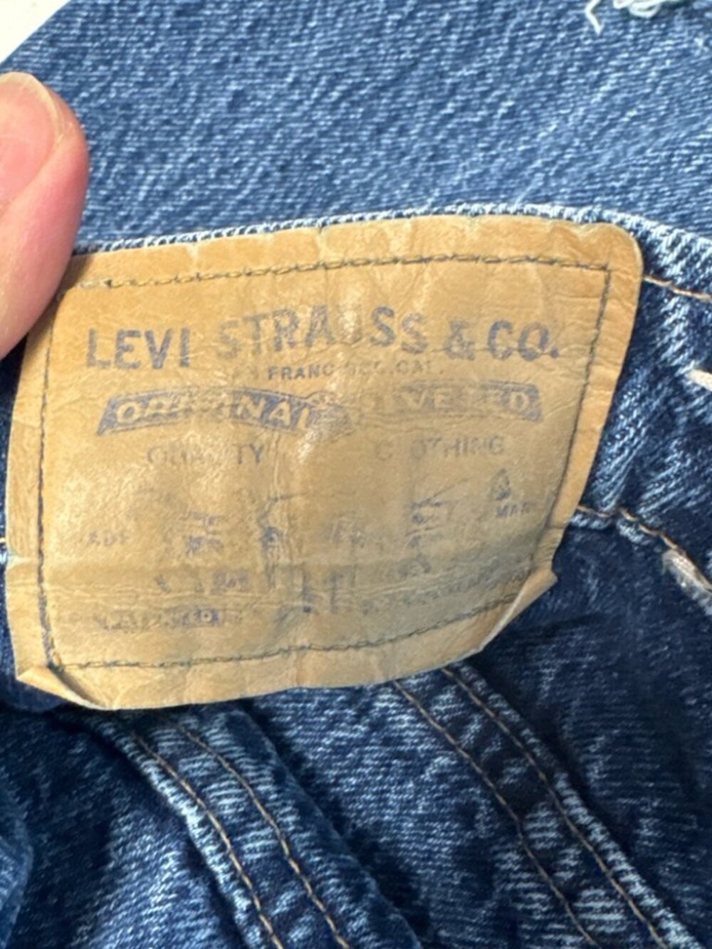Levis Vintage 90s Distressed Blue Jeans 30 High Rise Mom Fit  Grunge Retro Chic - Picture 16 of 16